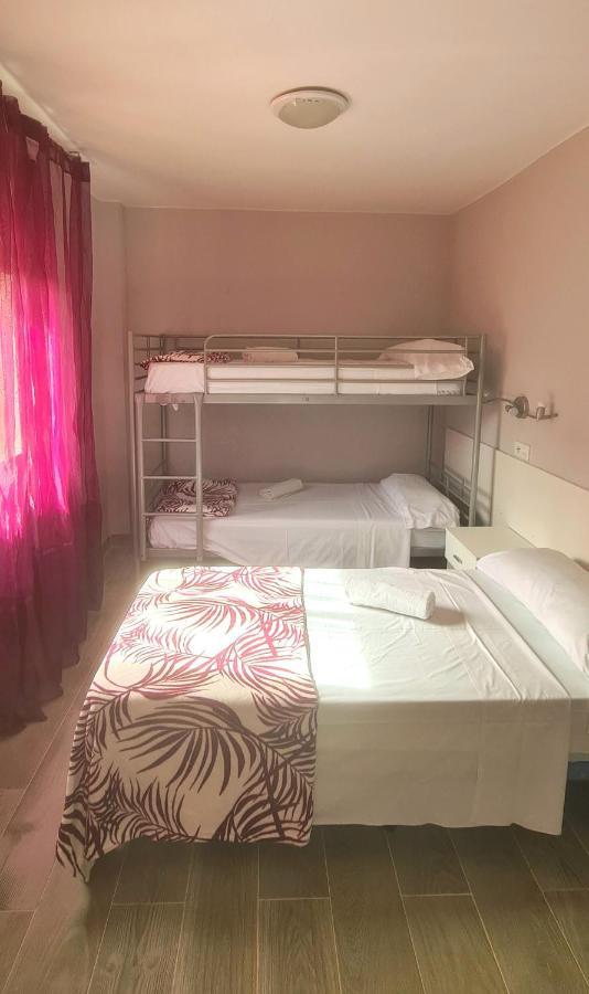 Hostal La Cabana Salou Extérieur photo