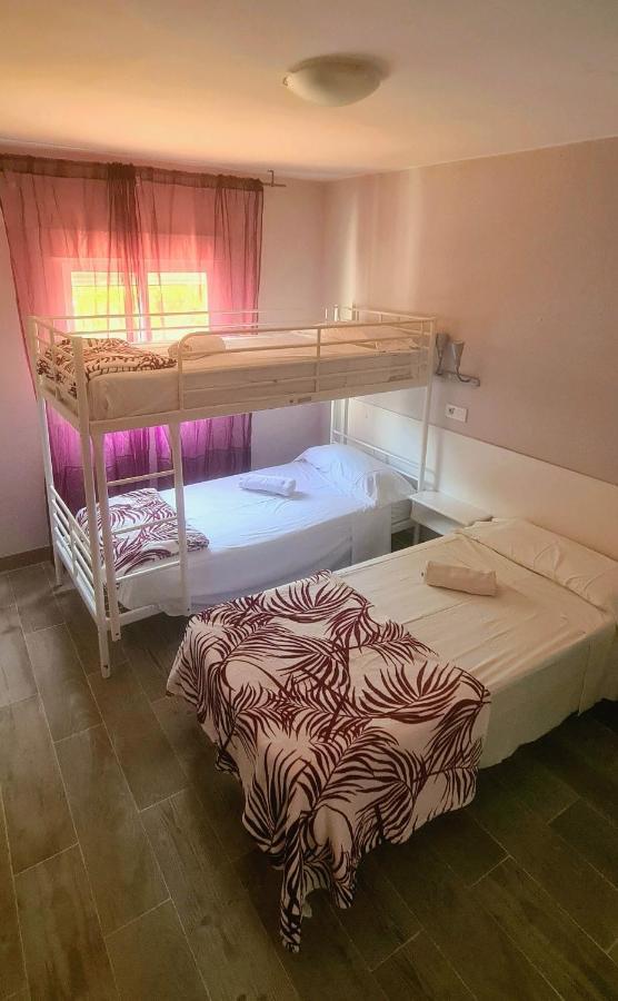 Hostal La Cabana Salou Extérieur photo