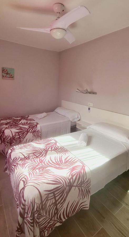 Hostal La Cabana Salou Extérieur photo