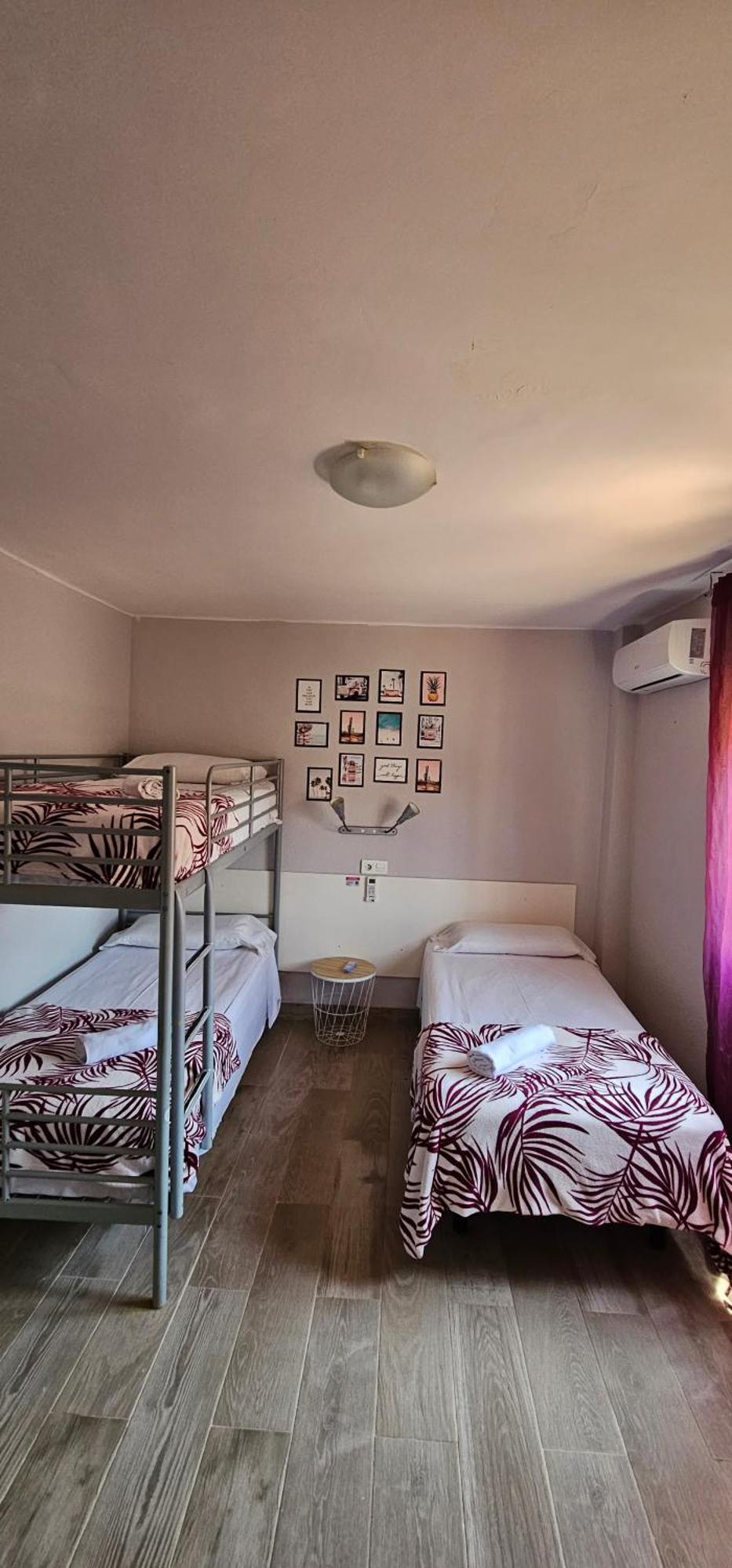 Hostal La Cabana Salou Extérieur photo