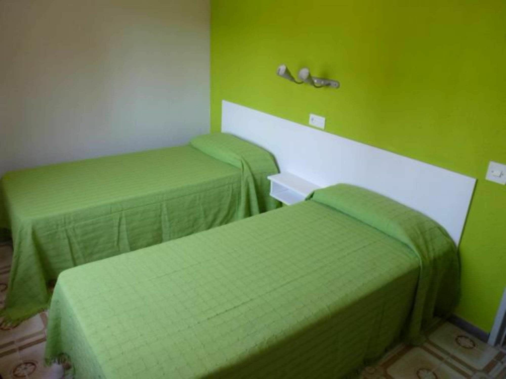 Hostal La Cabana Salou Extérieur photo